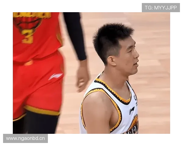 郭艾伦凌晨三点还在吃炸鸡？这自律程度真的服了